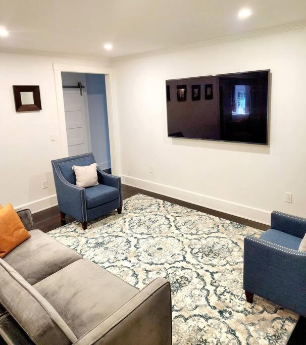 Charming And Comfortable! * Medford