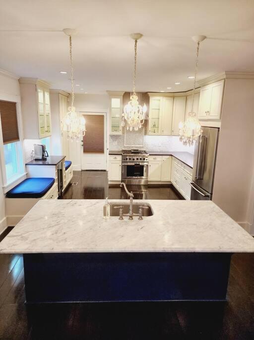 Charming And Comfortable! Apartment *