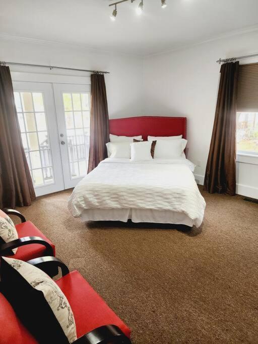 Charming And Comfortable!